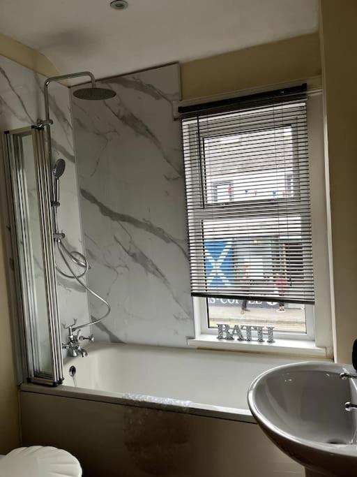 House In Drymen Village With Free Local Health Club Access Glasgow Bagian luar foto